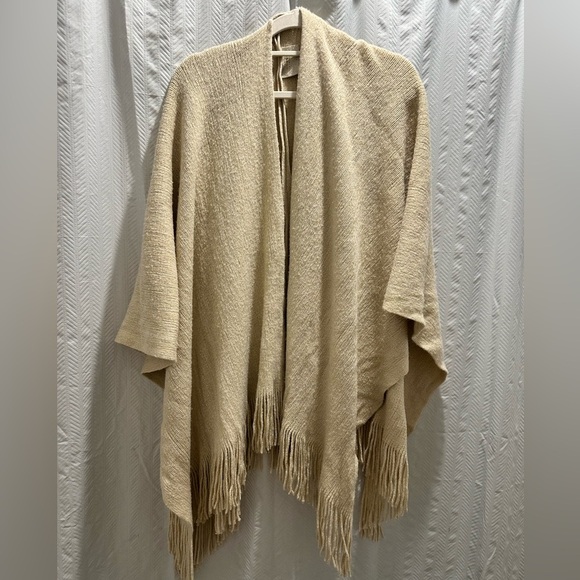 GUESS Elegant Tan Fringe Shawl - Picture 2 of 4